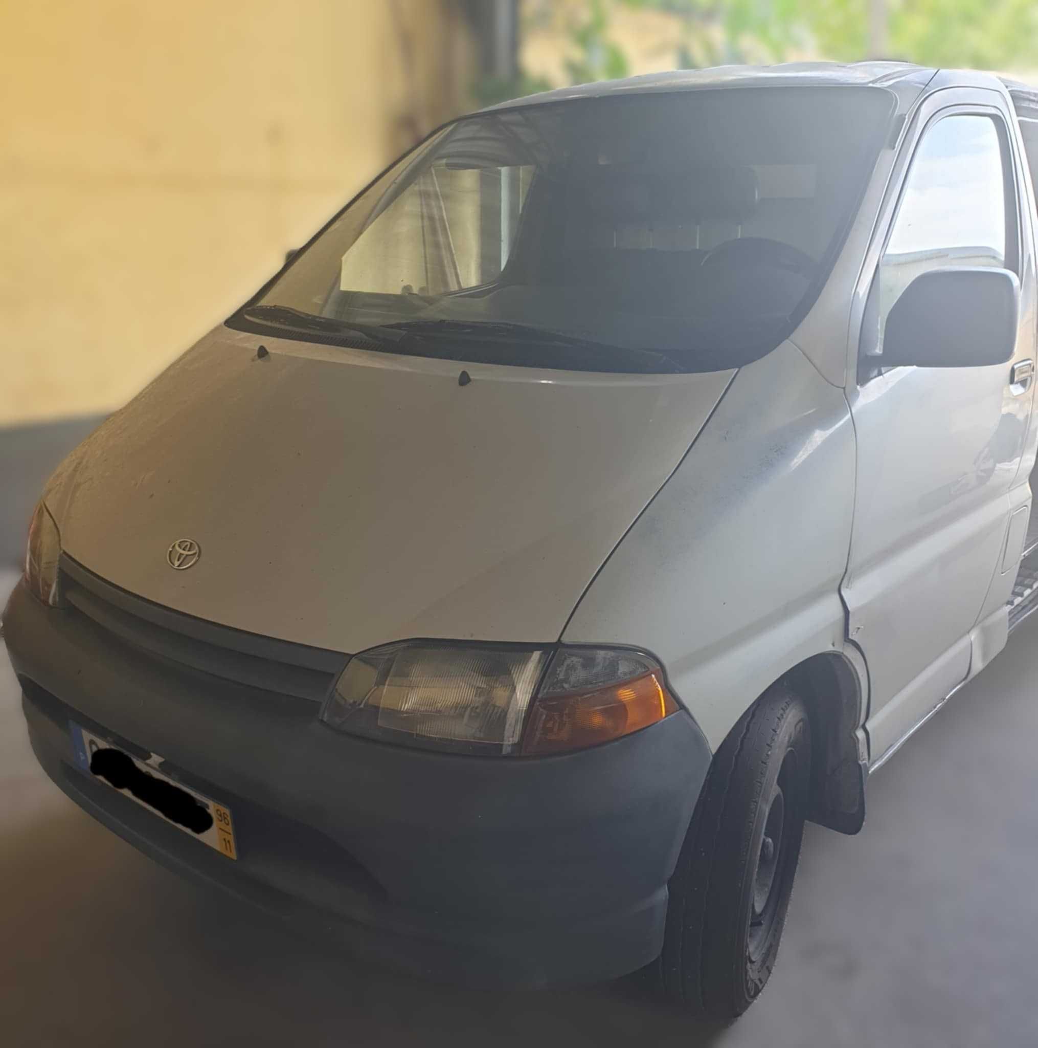toyota hiace de 3 lugares com 900 mil km
