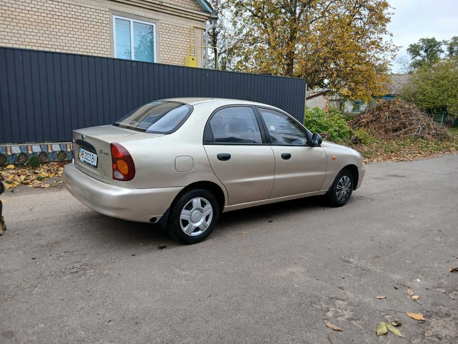 Продам свій автомобіль Daewwo Lanos 2011 року