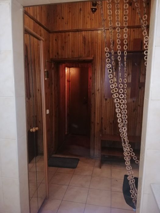 Однокомнатная с ремонтом. Центр. Осипова!