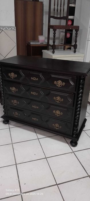 Cómoda em madeira nº 2