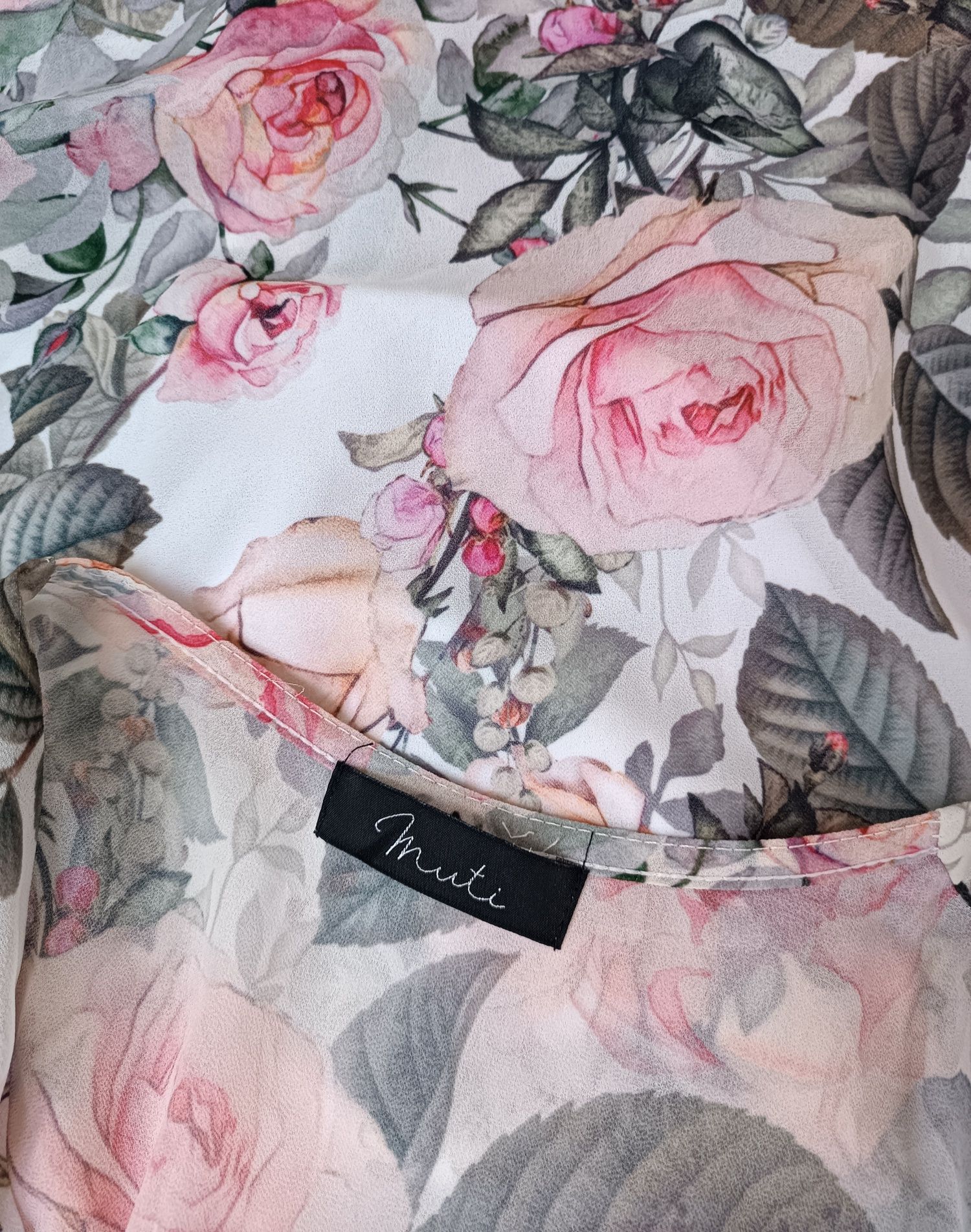 Muti sukienka szyfonowa w kwiaty wiązana midi