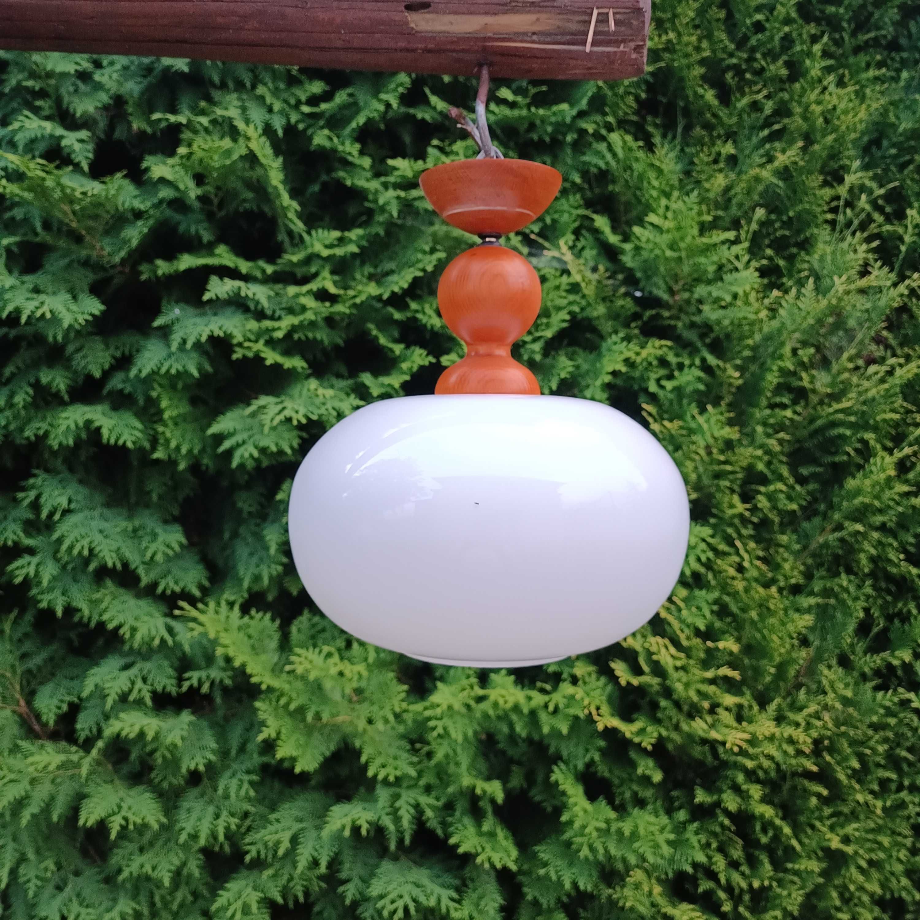 Lampa pokojowa .