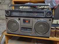 Retro vintage radio boombox sanyo