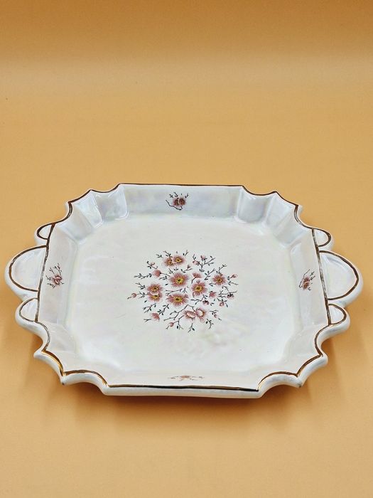 Taca porcelanowa z uchwytami perłowa
