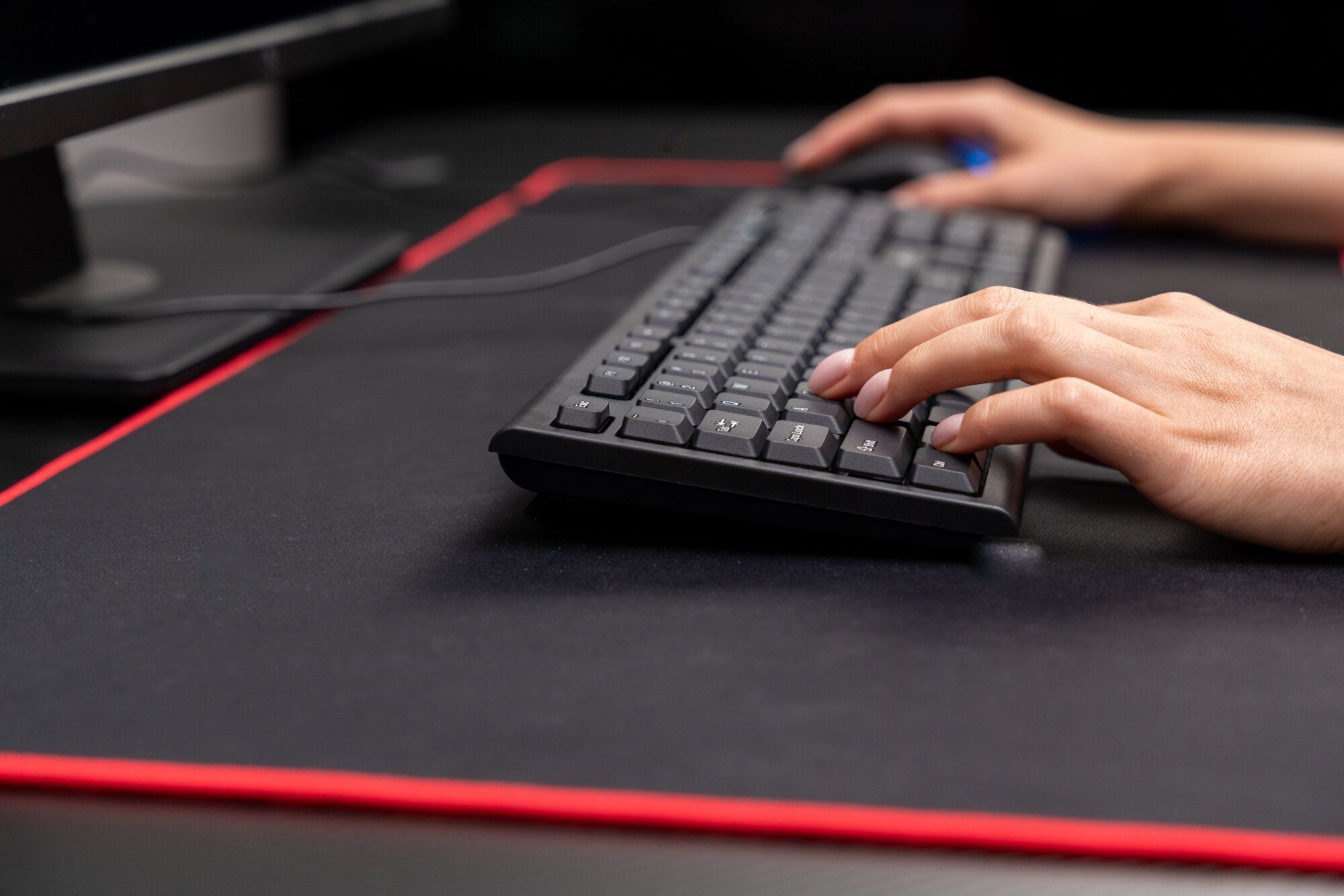 Klawiatura USB xquantum Kb100 104 klawisze jak nowa