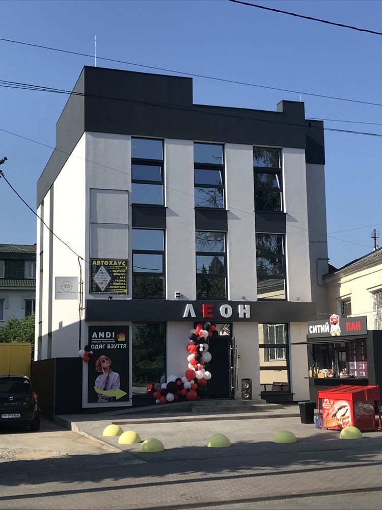 ОРЕНДА 65кв.м,центр,1 поверх,м.Острог