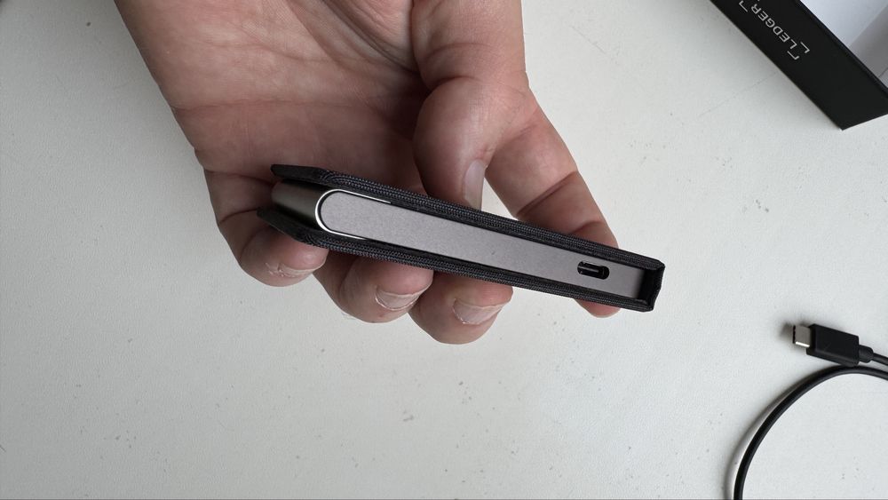 Ledger Flex як новий, повний комплект + оригінал.чохол Ledger Magnet