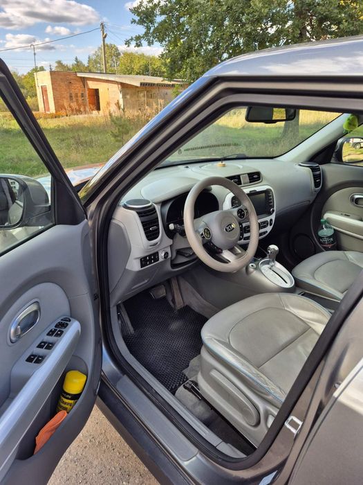 Продам авто КІА Soul  електро 2015 р. Ціна 7000₴. Торг