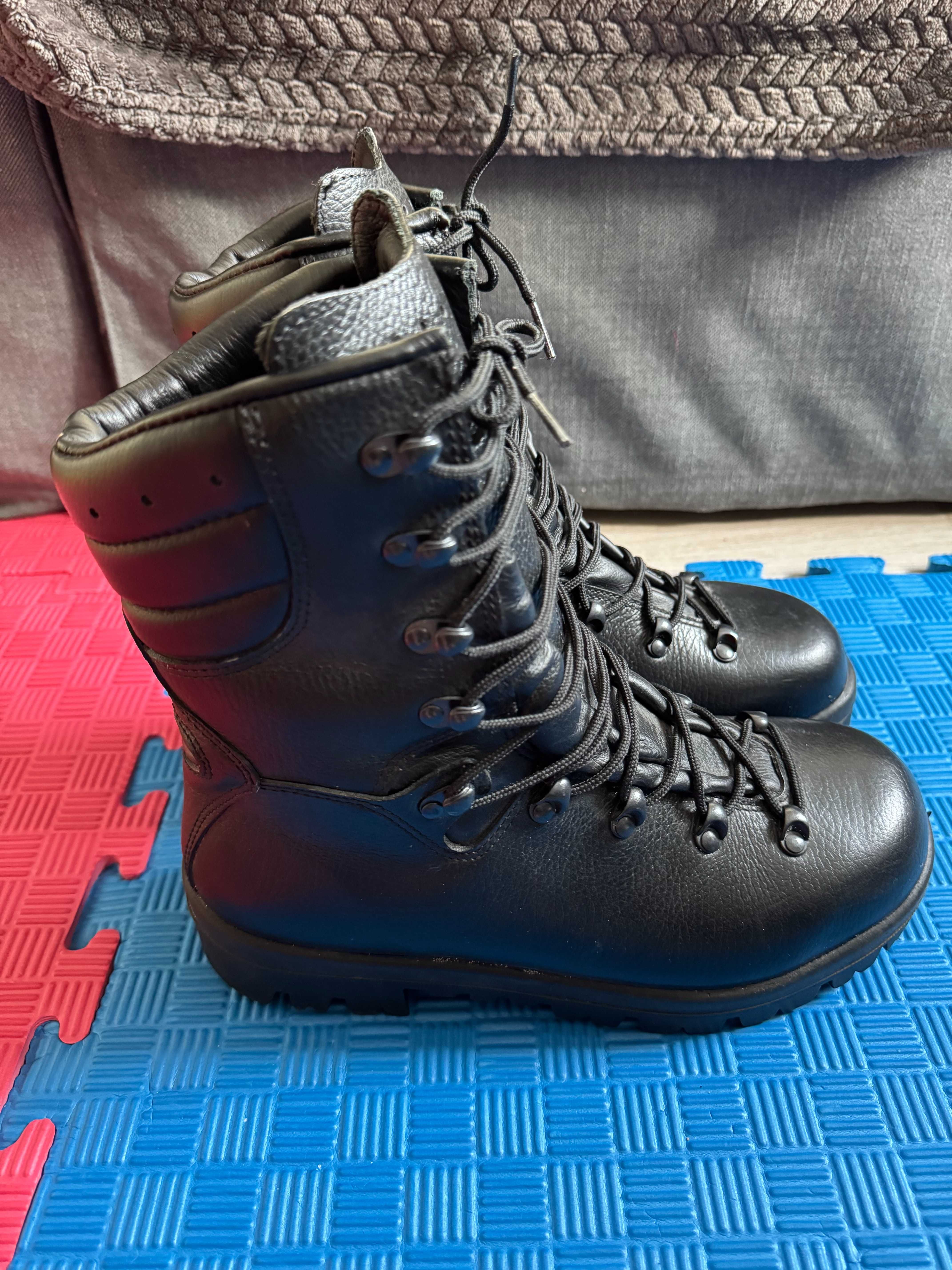Nowe Oryginalne zimowe buty wojskowe 933/MON rozmiar 41 (26,5) Demar