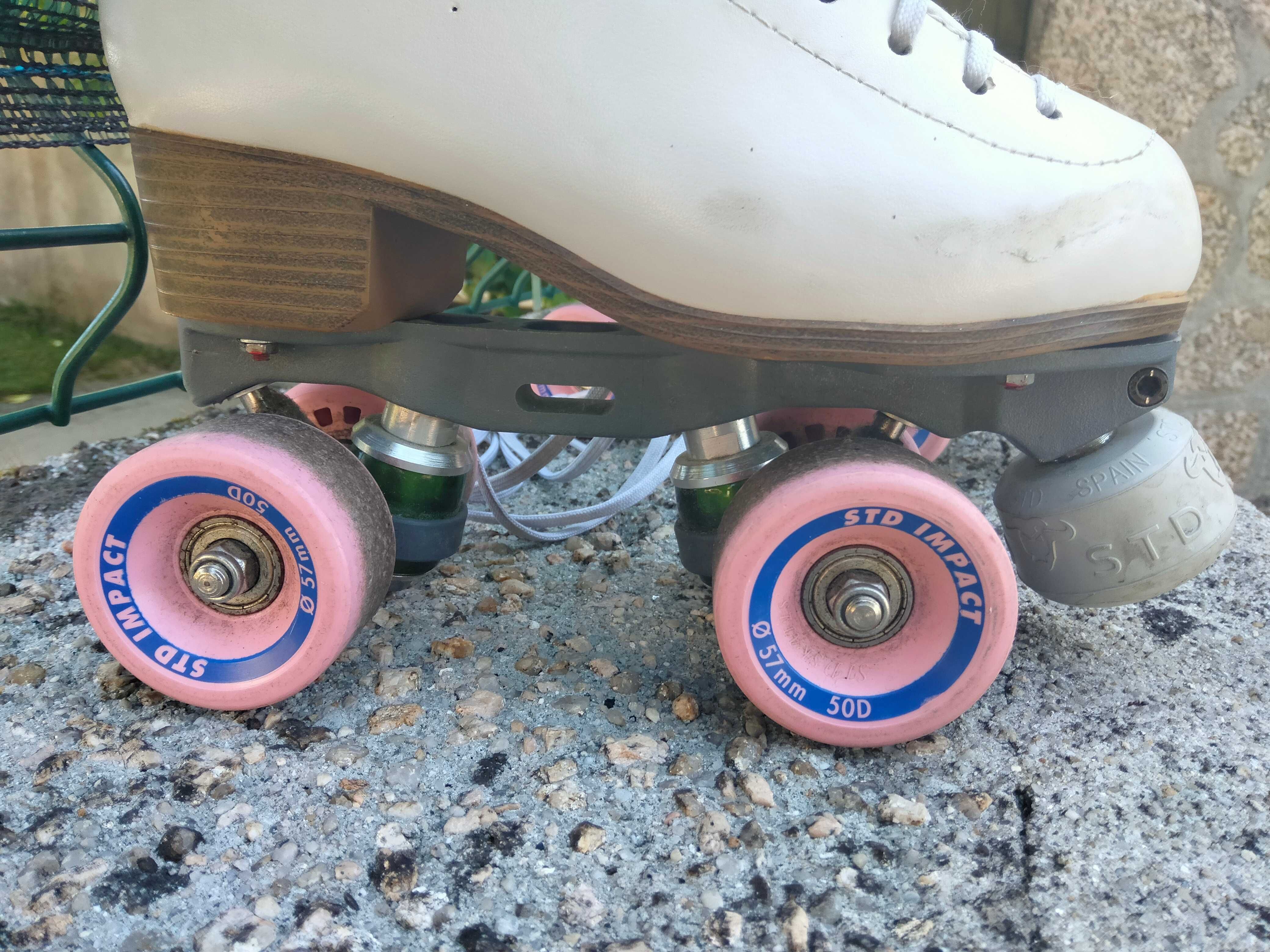 Patins, 4 rodas, patinagem artística.