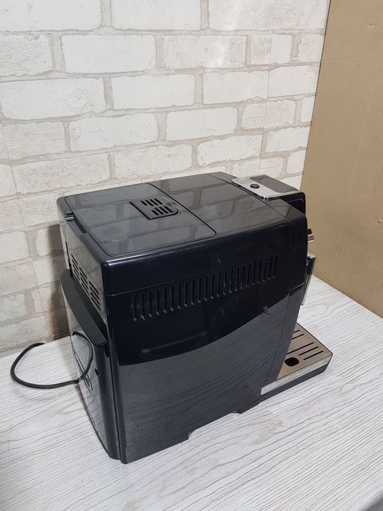 Кавомашина/кофемашина Delonghi Dinamica 350.15 б/у з Німеччини