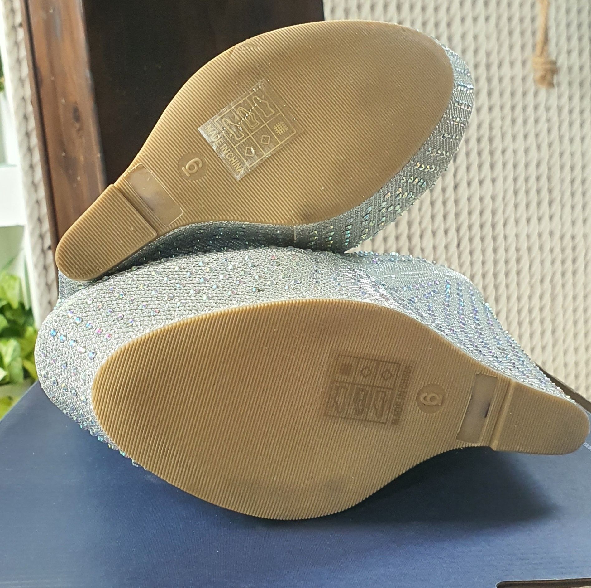 Zjawiskowe buty  z USA na koturnie -na sesję zdjęciowe