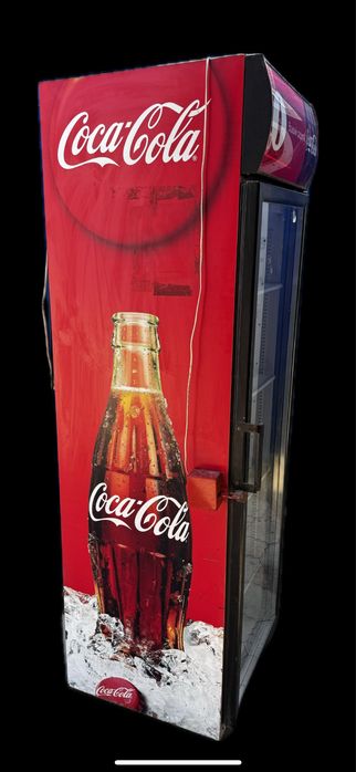 Витринный холодильник Coca Cola