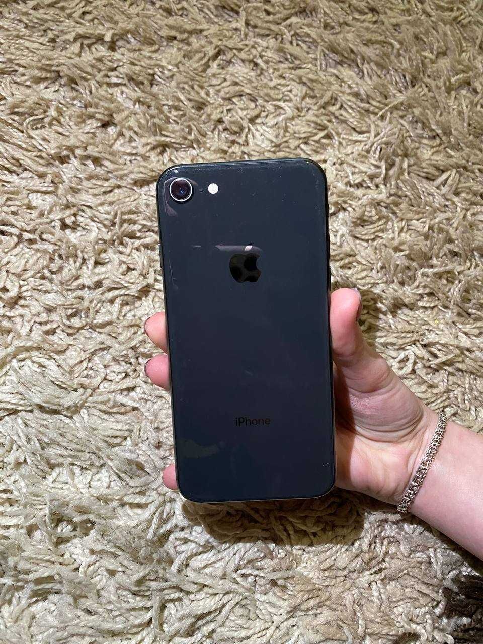 Iphone 8/64 gb/б.у