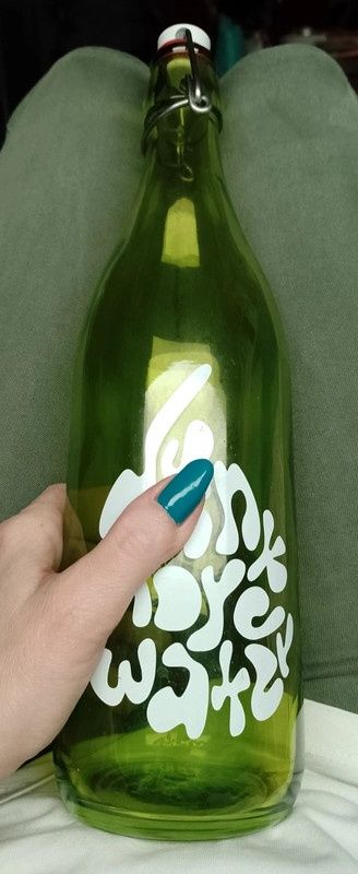 Drink More Water zielone szkło duża butelka z ceramicznym korkiem
