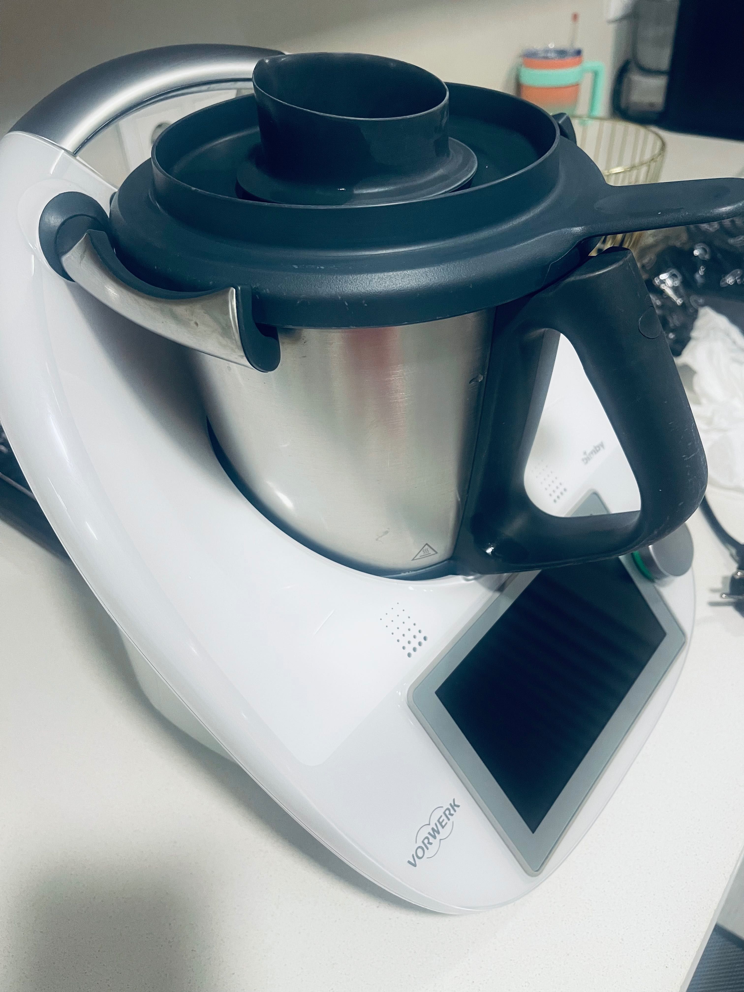 Vendo Bimby TM6 em ótimo estado motivo ter a nova tm7