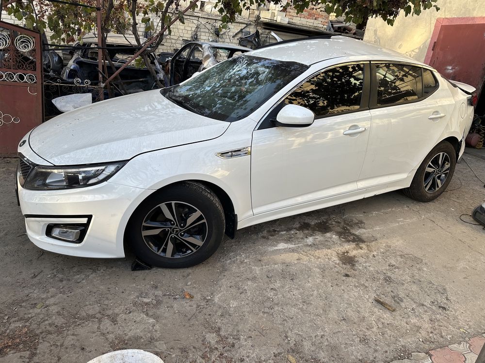 Продам Kia k5 после ДТП 2014 2.0 gaz