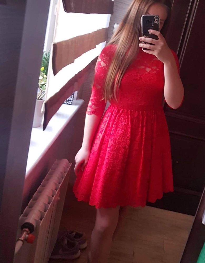 Czerwona damska sukienka z koronką XS