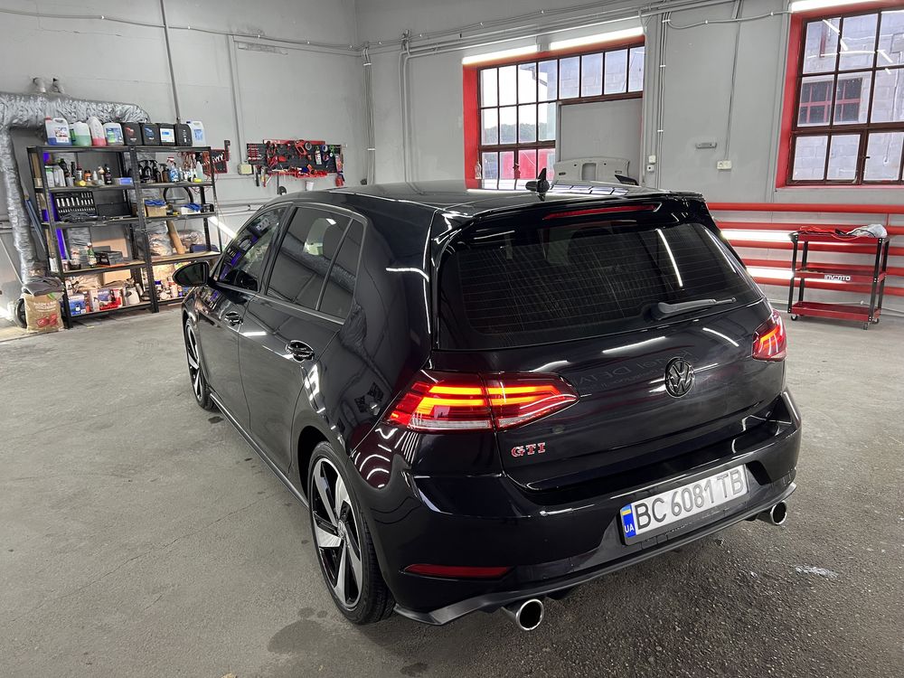 Продам Volkswagen Golf GTI. 2.0 TSI.2021г.28000$