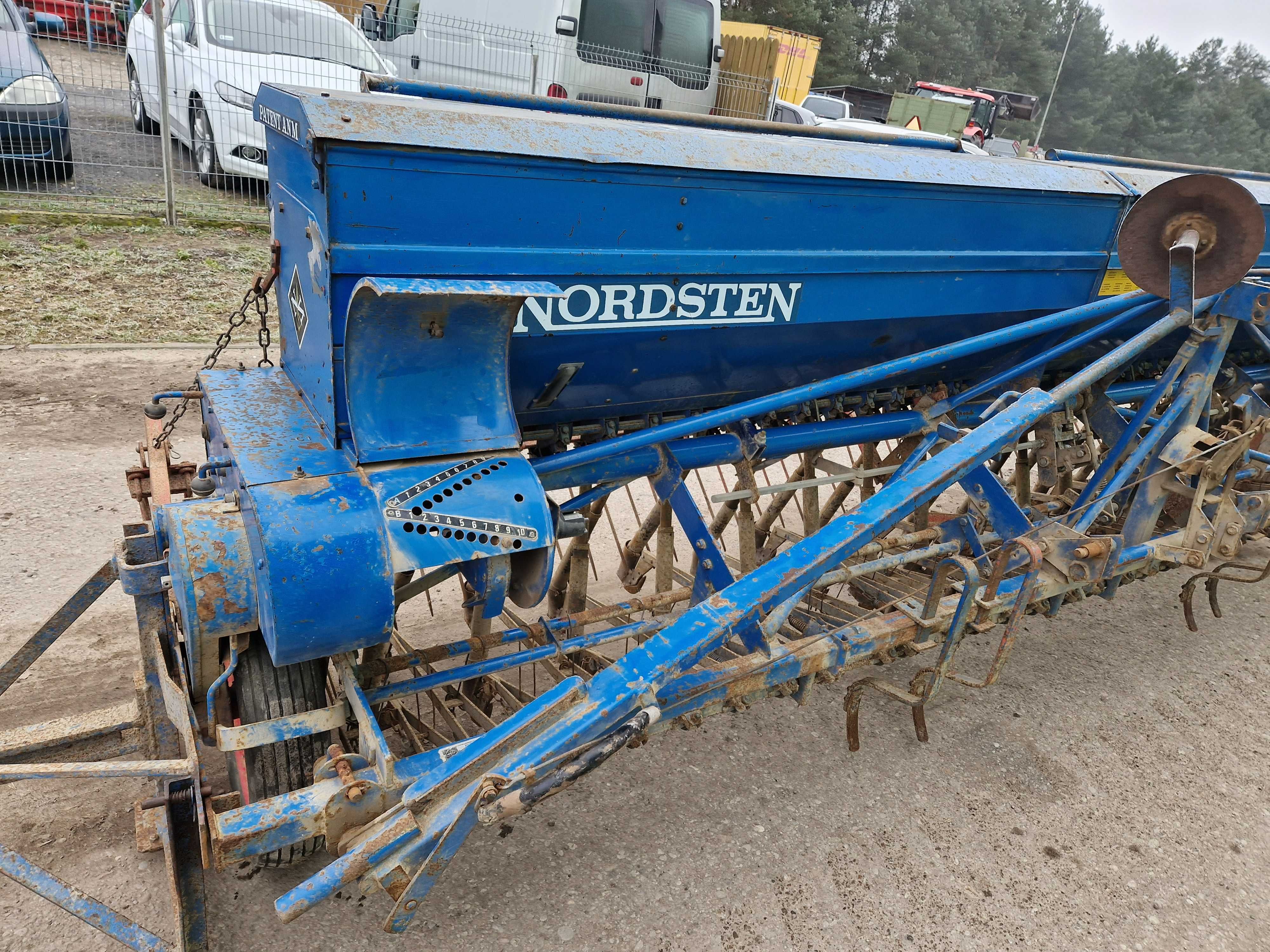 siewnik Nordsten 4 m z wózkiem