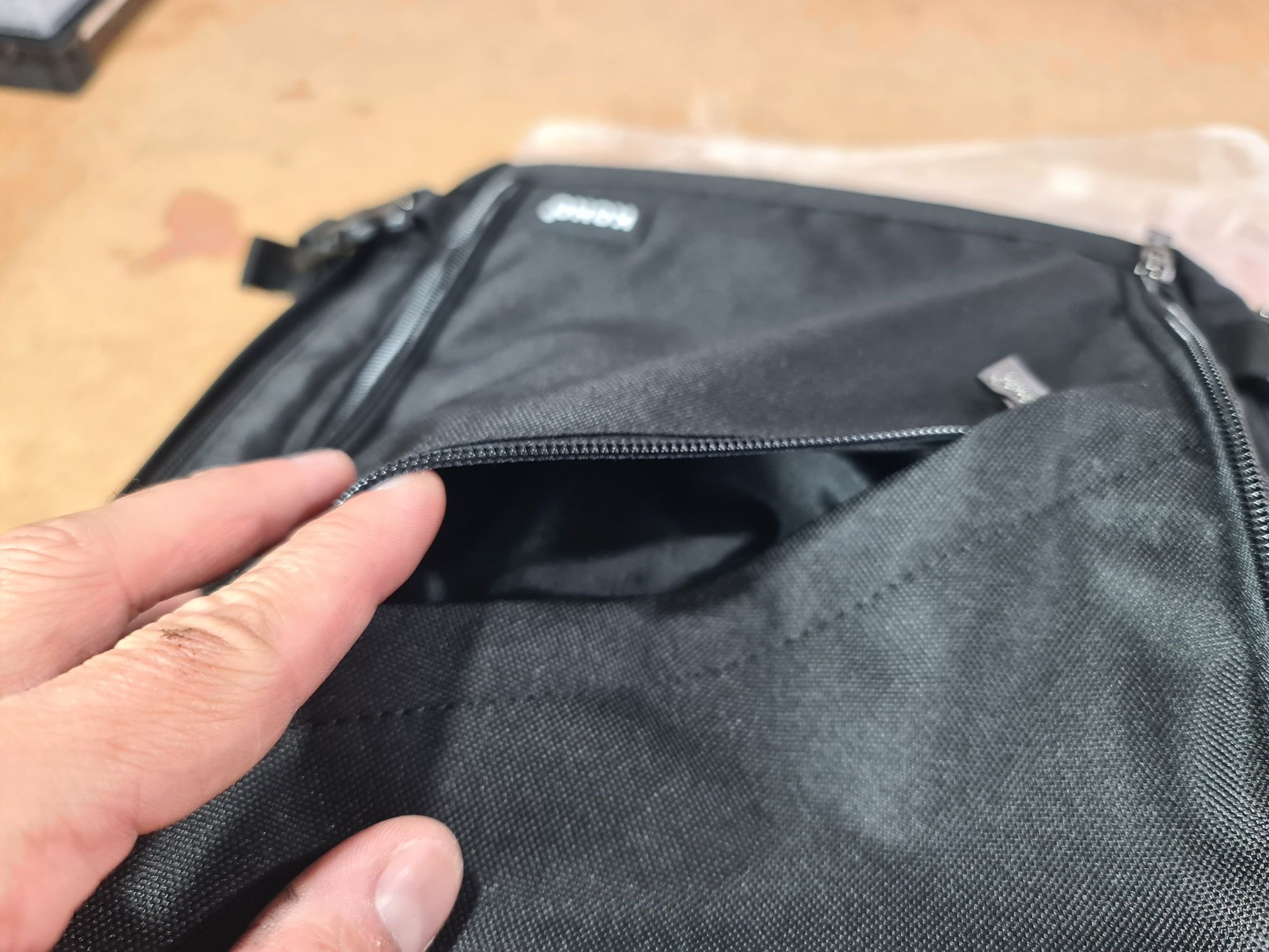 Mochila para pc/tablet compatível com todas as companhias aéreas