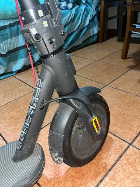 Xiaomi Electric Scooter 4 Black para peças ou aranjo