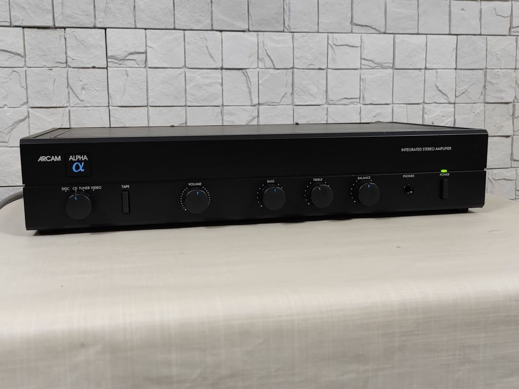 ARCAM ALPHA 2 Angielski wzmacniacz stereo