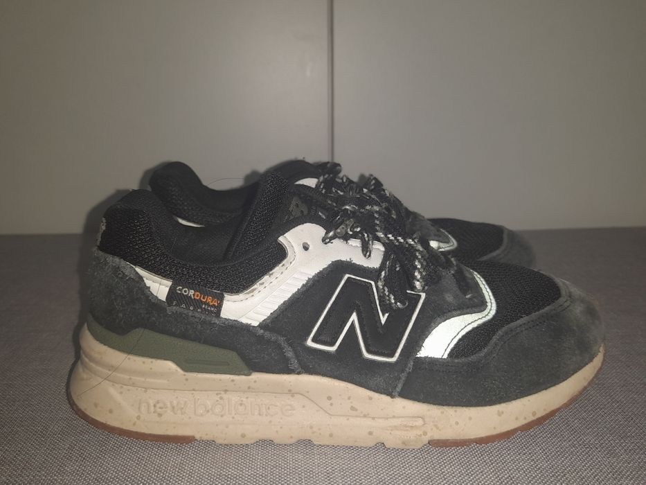 Sapatilhas NewBalance, tamanho 33