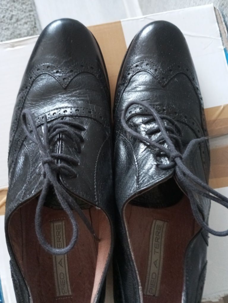 Buty męskie zawiązywane na sznurów ki skórzane w dobrym stanie