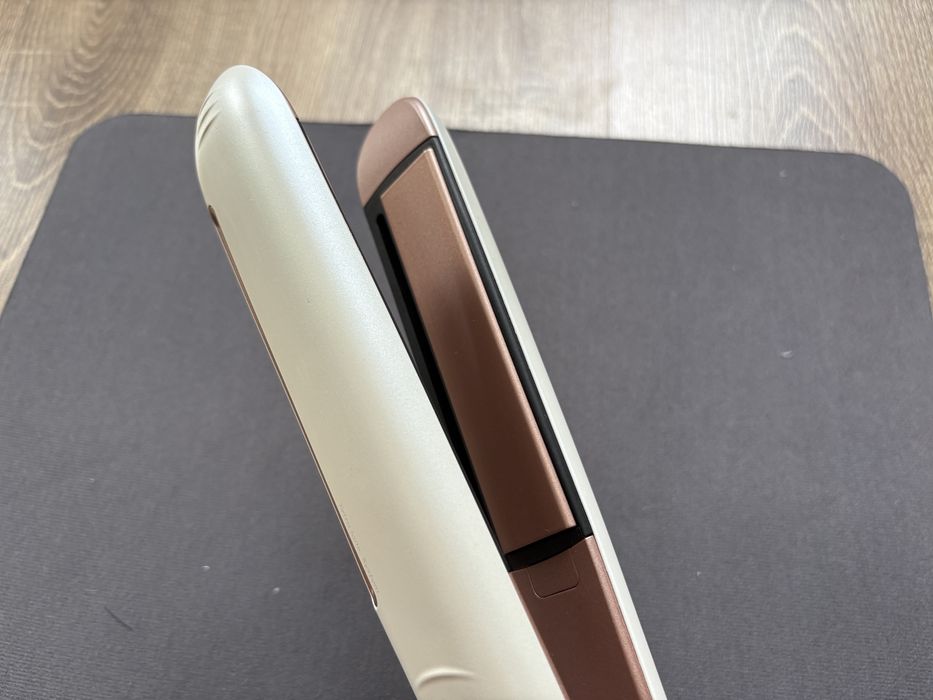 Вирівнювач волосся Philips BHS830/00 плойка