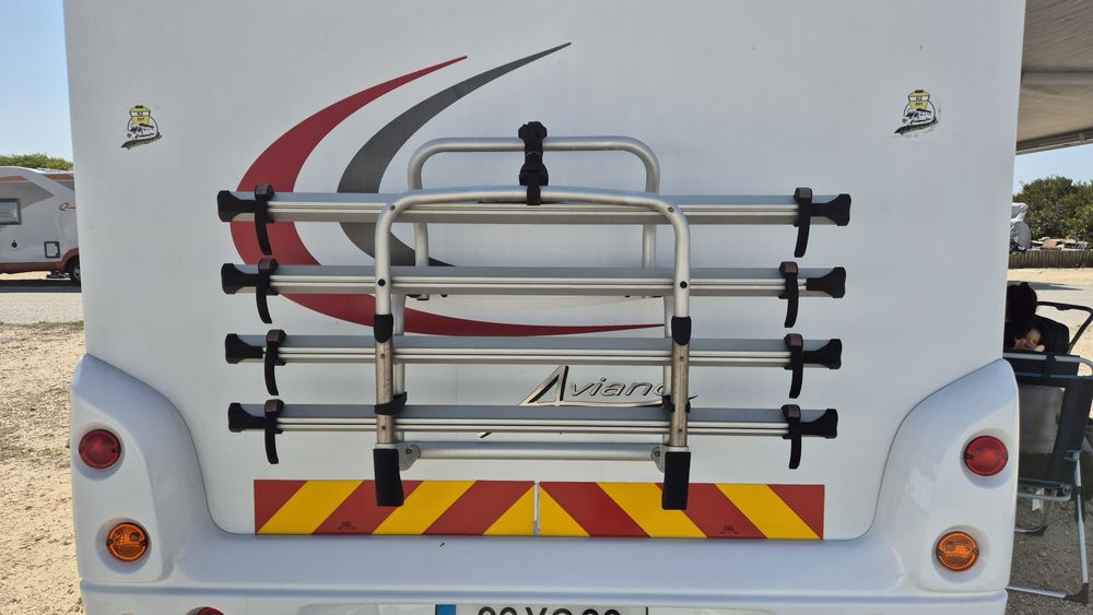 Autocaravana Burstner aviano cama central todos os extras