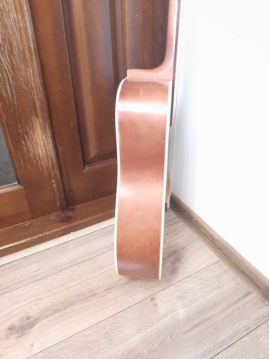 продам гитару шестиструнную