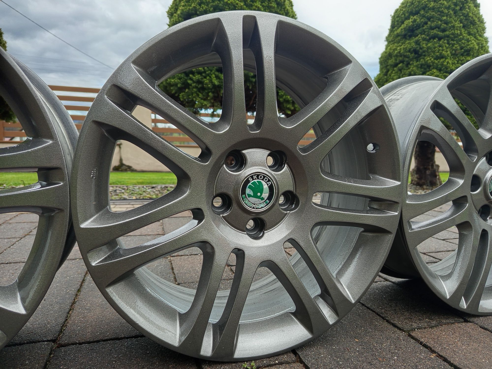 Felgi aluminiowe 18 skoda superb Octavia VW passat Seat audi A6 5x112