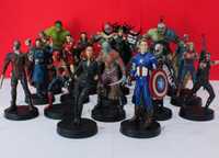 Conjunto de 20 figuras da marvel