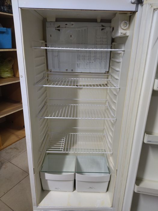 Продам робочий холодильник то з можливою доставкою