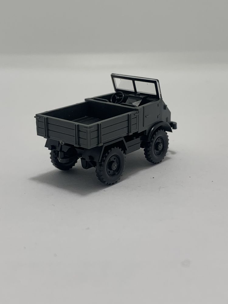 Unimog 411 da Wiking escala 1/87