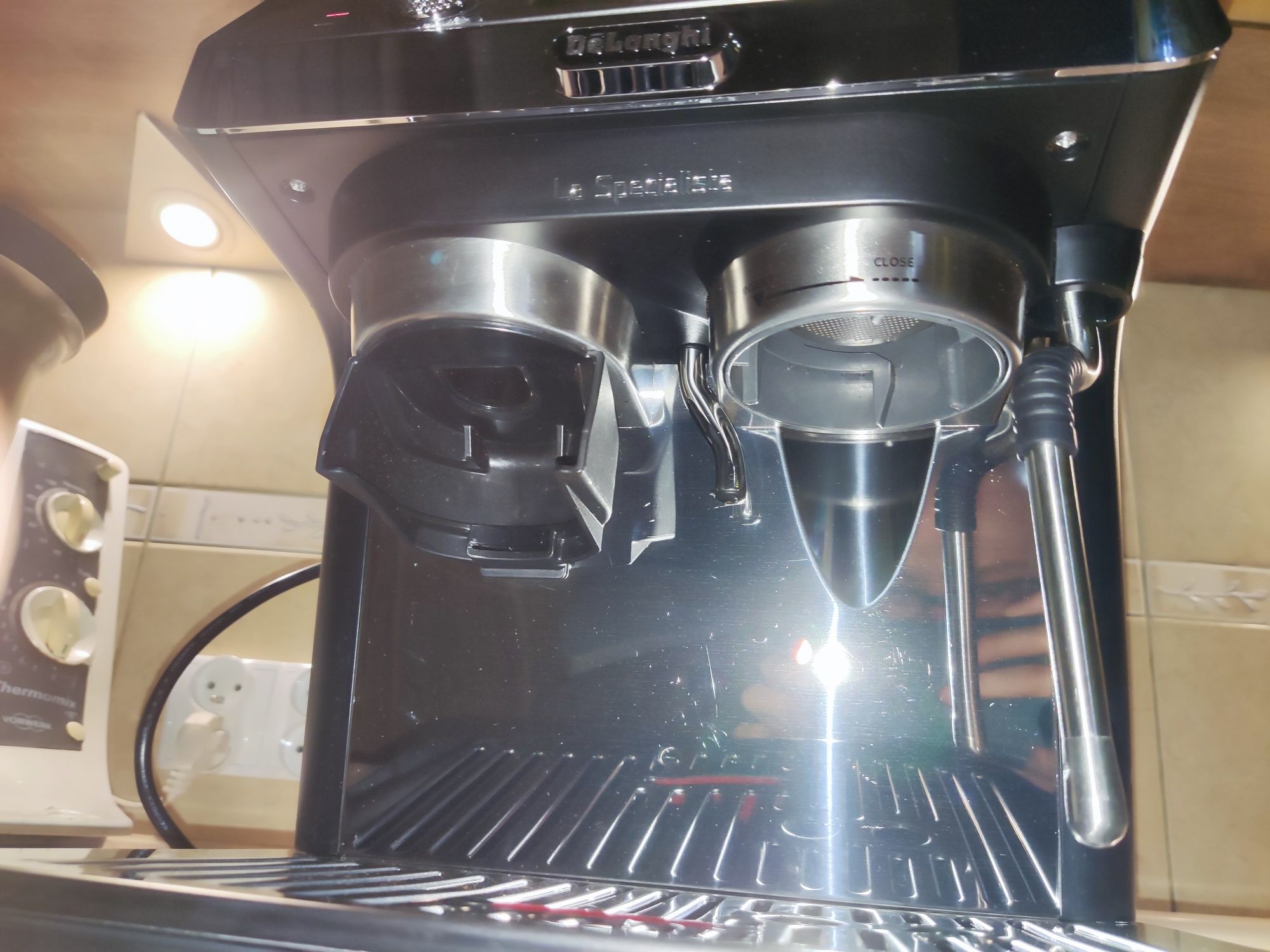 Ekspres ciśnieniowy DeLonghi EC 9155.MB