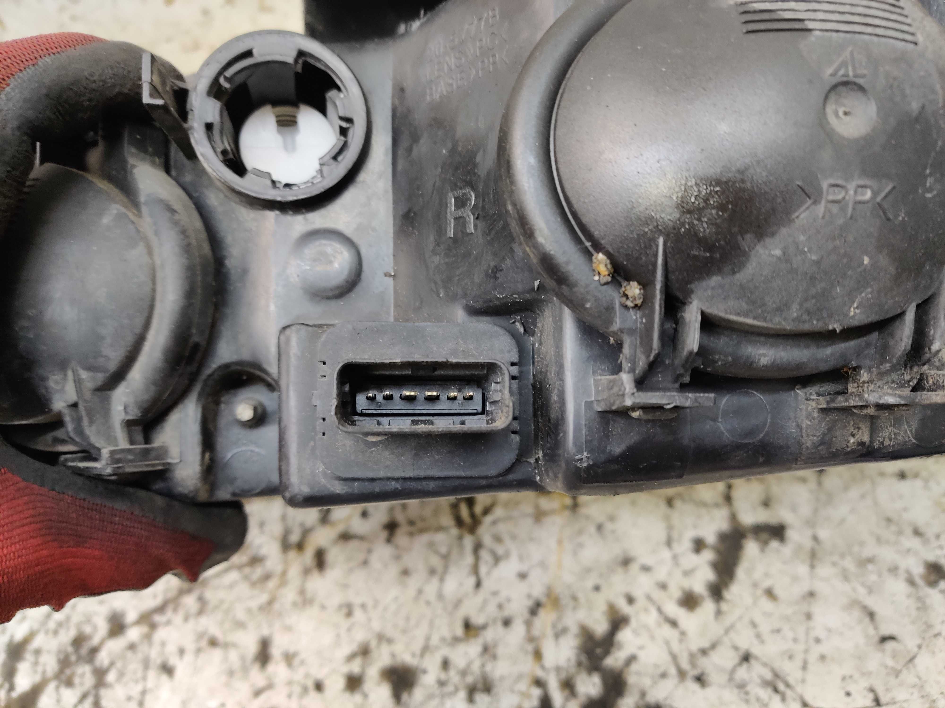 Peugeot 406 Lampa Prawa Przednia Prawy Przód