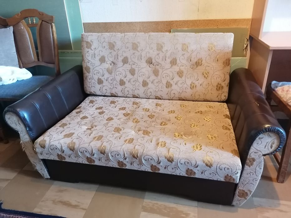 Диван раскладной двухместный, раскладывается вперёд