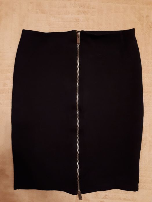 Юбка-карандаш чорна