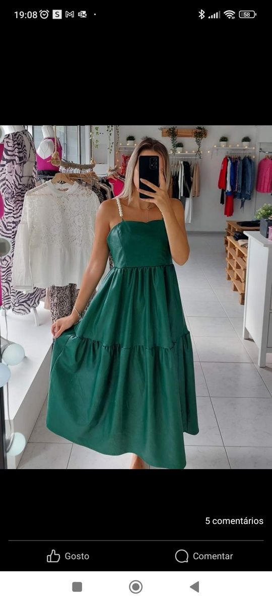 Lindo vestido com alças pérolas