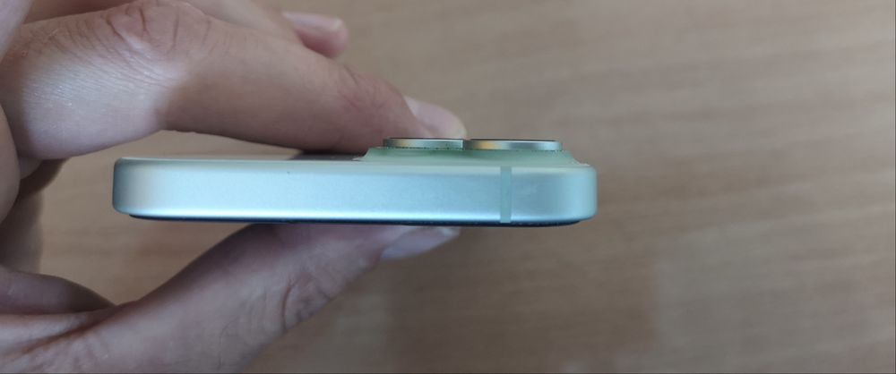 IPhone 15 128 gb zielony uzywany jak nowy