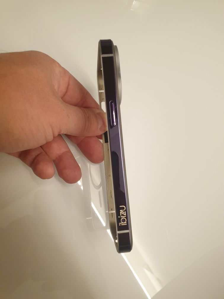 Etui Iphone 14 pro- okazja!!!