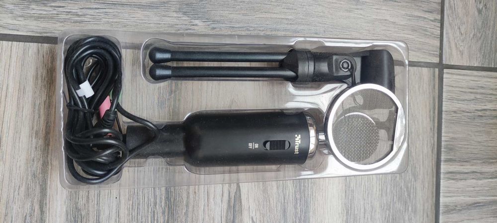 Мікрофон Trust Madell Desk. Новий.