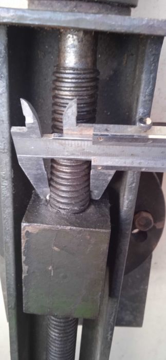 Підйомник-перекидувач гвинтовий