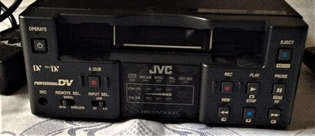 профессиональный видеомагнитофон BR-DV3000 JVC