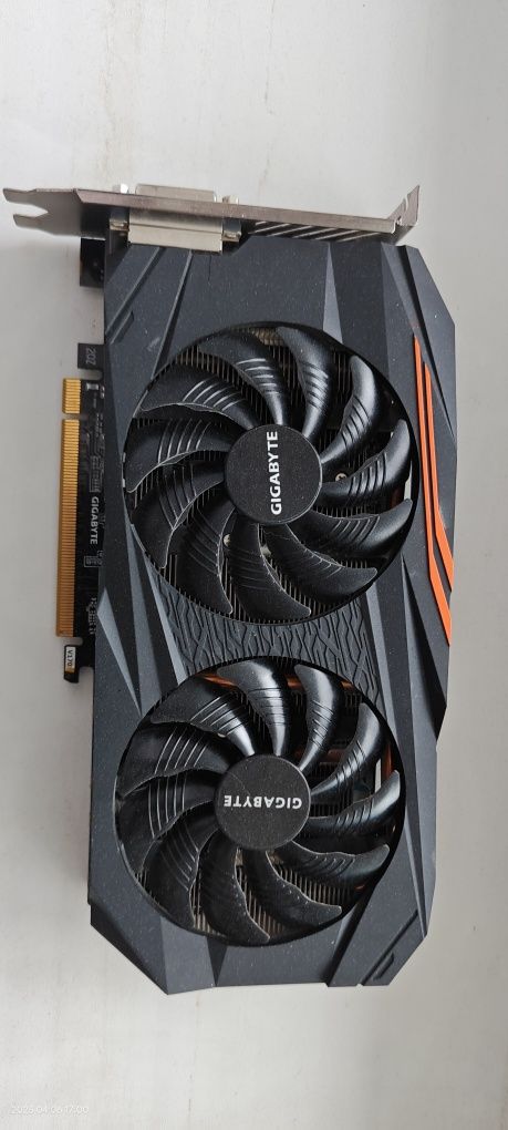 Продам видеокарту gigabyte aorus rx 570