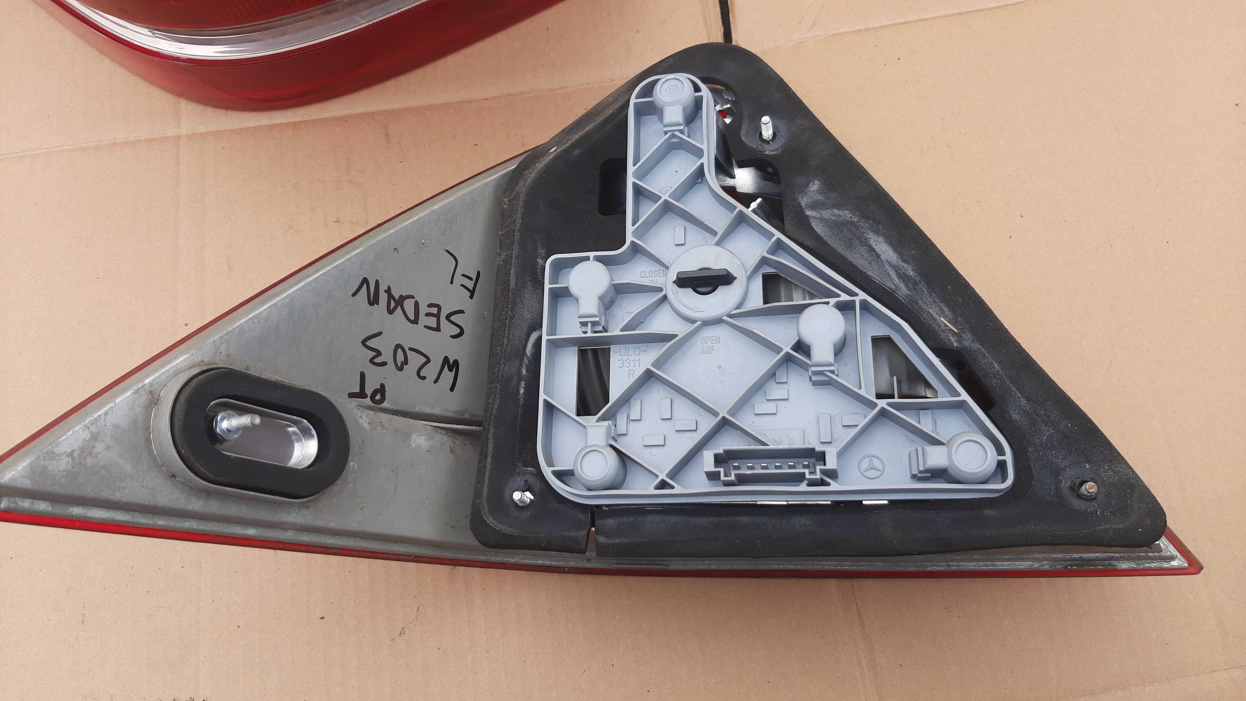 lampa tył tylna prawa lub lewa mercedes c w203 sedan oryginał