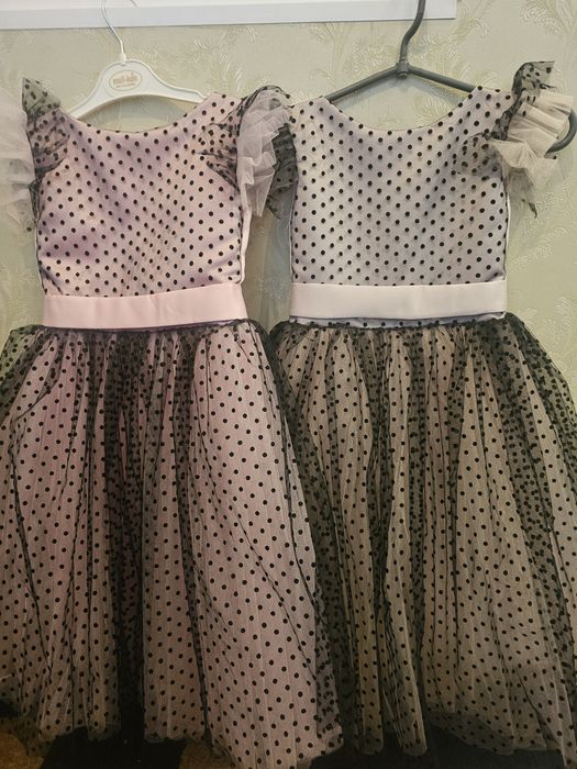 Плаття для двійні, випускний у садочок