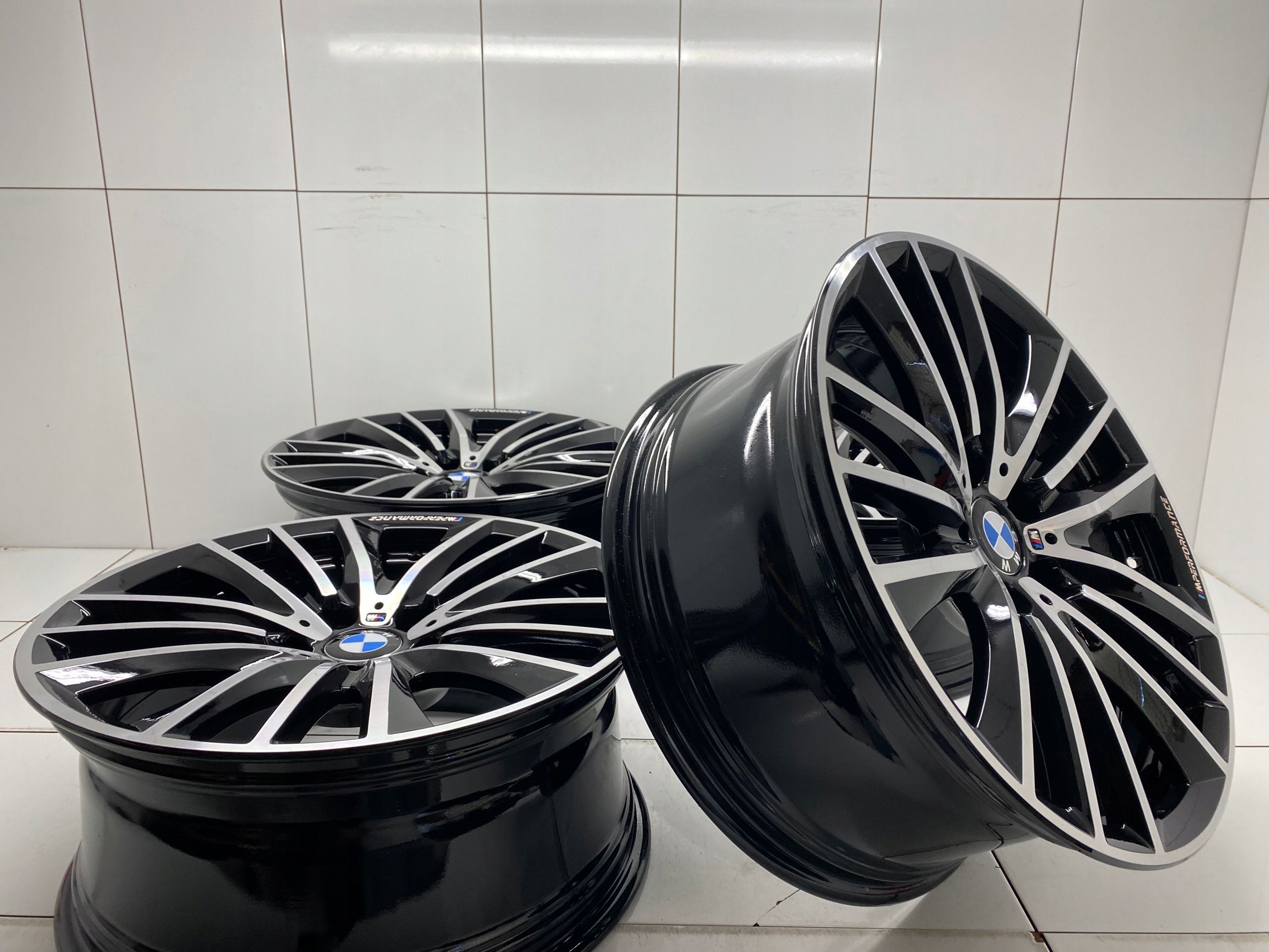 Felgi 19 BMW 8.5 ET33 9 ET44 m Pakiet Performance F10 F01